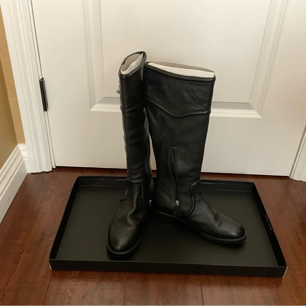 Gucci Black Leather Knee-High Riding Boots with Gold Hardware - Picture 2 of 10